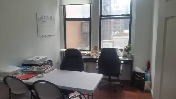 $1385 / 300ft2 - Deluxe Office Space Available